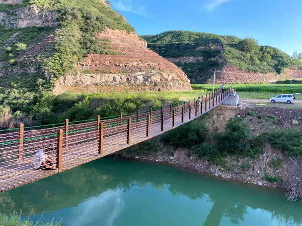 木板吊桥完工，验收完成