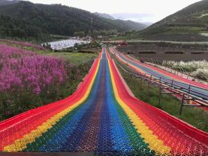 七彩滑道